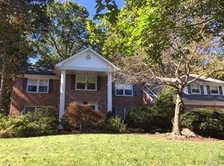 41 Newport Dr, Nanuet, NY 10954