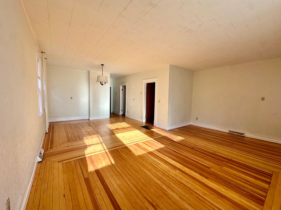 1st image of 1037 Palmer Ave