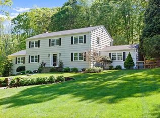 275 Fallowfield Rd, Fairfield, CT 06824