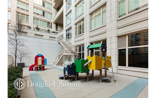 Rented by Douglas Elliman | media 25