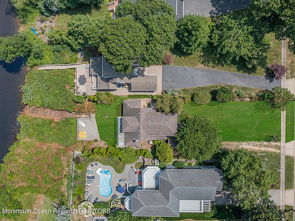 4th image of 629 Beacon Boulevard