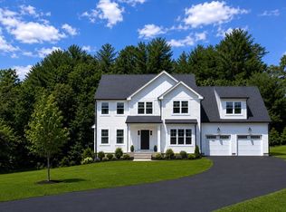 17 W Main St, Upton, MA 01568