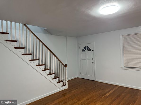 1109 Fanshawe St, Philadelphia, PA 19111