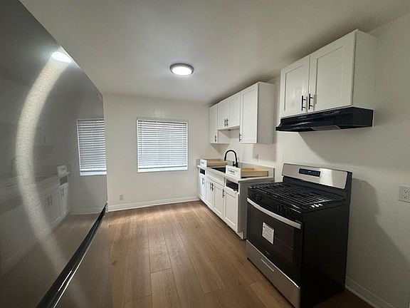 3rd image of 11116 S Normandie Ave APT 2