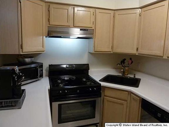 2nd image of 303 Ilyssa Way
