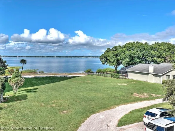 2135/2139 Lakeview Dr, Sebring, FL 33870