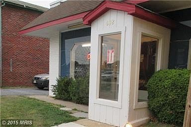 5th image of 692 N Loudoun St