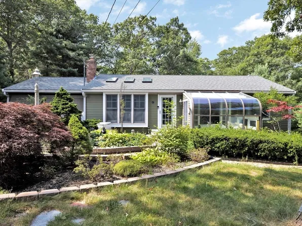 67 Cliff Rd, Bourne, MA 02532