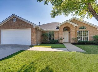 7405 Fossil Hill Dr, Arlington, TX 76002