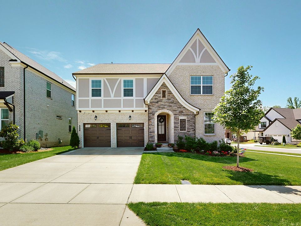 1st image of 300 Bucklebury Ct