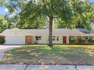 821 Edgewood Dr, Ponca City, OK 74604