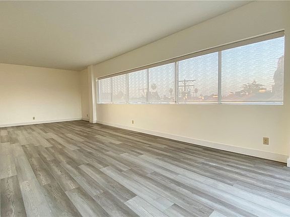 2nd image of 1323 N Spurgeon St APT 4C