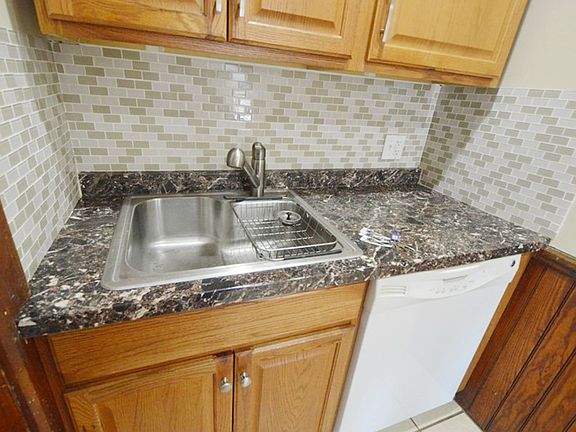 3rd image of 316 Parker St #L3