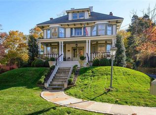28 Gaines St, Huntington, NY 11743
