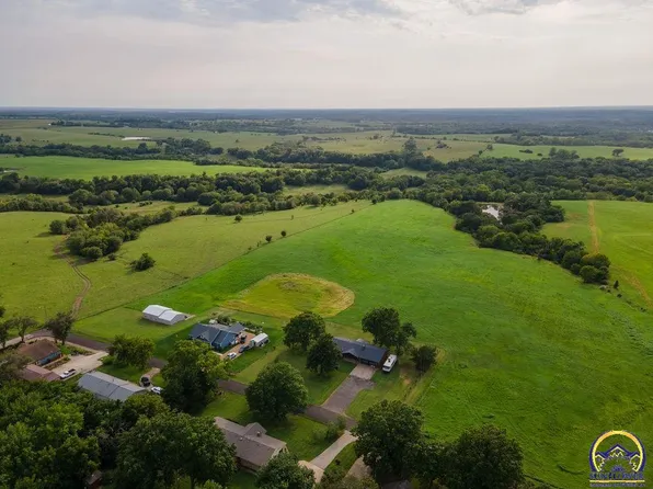 1011 Elm St, Oskaloosa, KS 66066