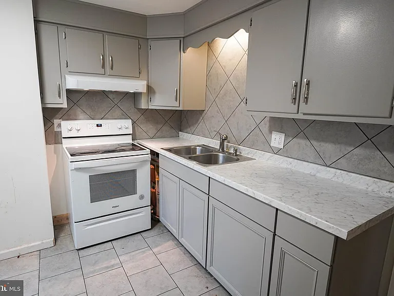 231 Newton St #A — Photo 28