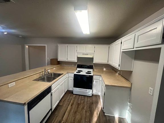 4th image of 306 Mill St #306