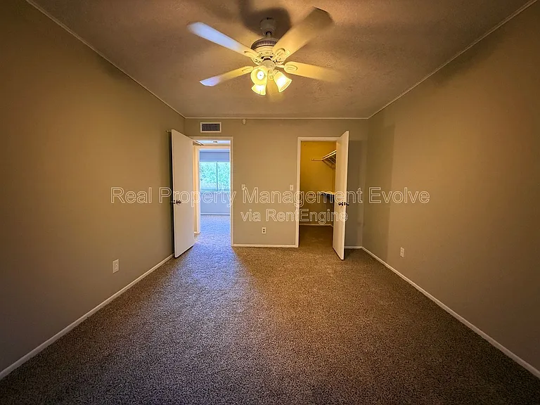2401 W Fremont Dr — Photo 16