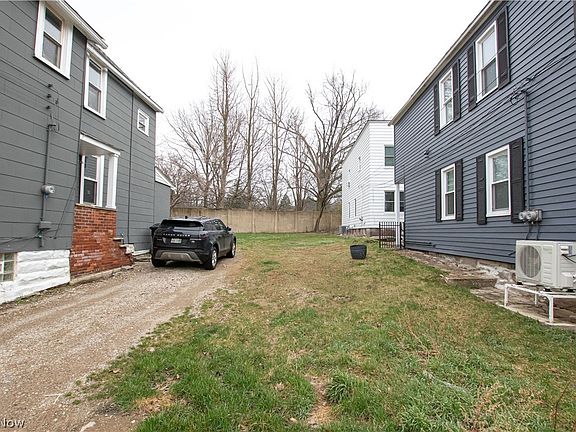 4th image of 1915 E 123rd St
