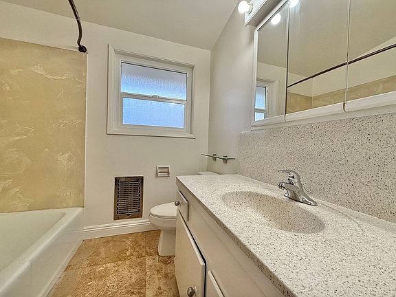 5th image of 6827 Airoso Ave