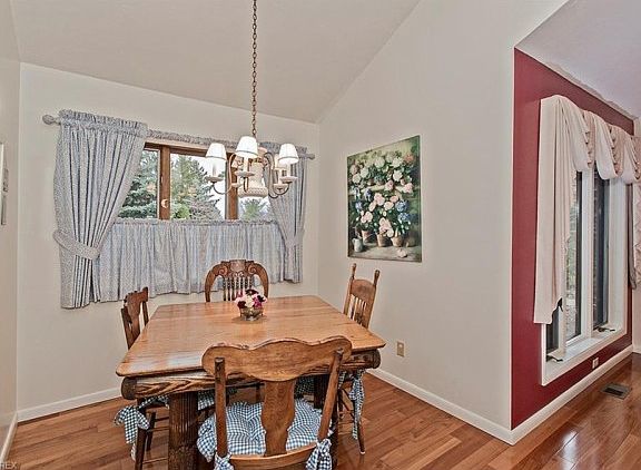5th image of 25830 Fairmount Blvd