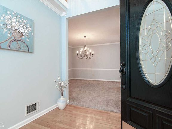 3rd image of 249 Oakmoor Ct