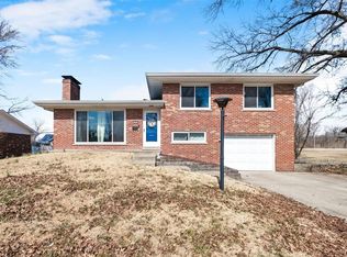 121 Dorchester Dr, Belleville, IL