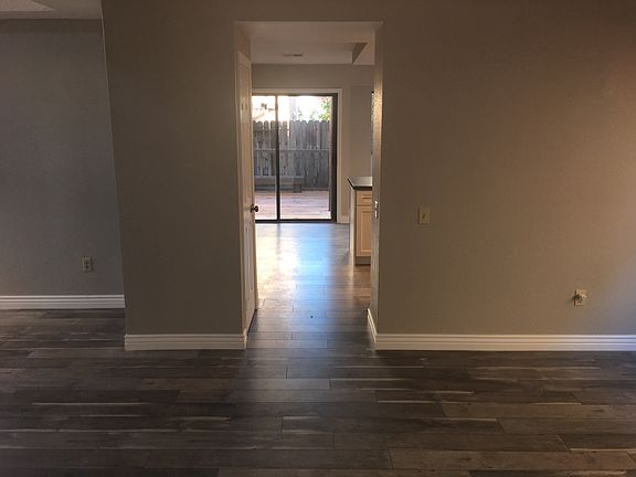 4th image of 1063 Burnham Dr