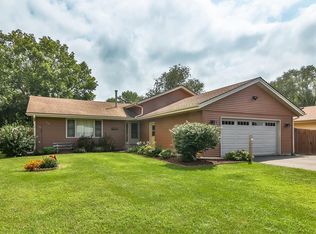 10043 Penny Ln, Machesney Park, IL 61115
