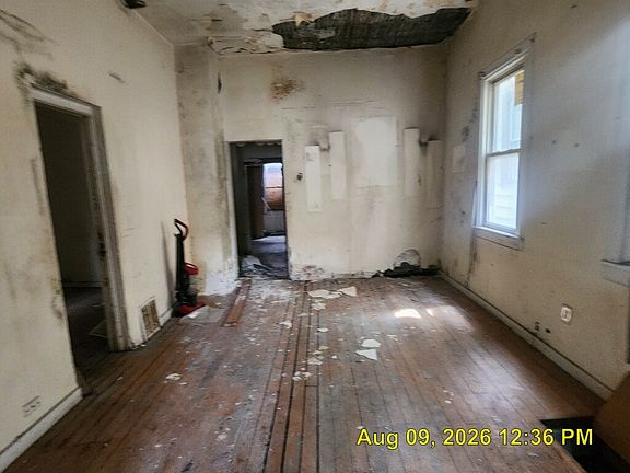 5th image of 8127 S Burnham Ave