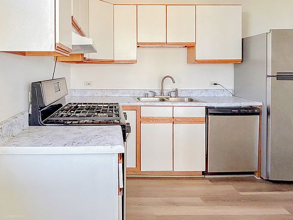 5th image of 3001 S Michigan Ave Unit 601