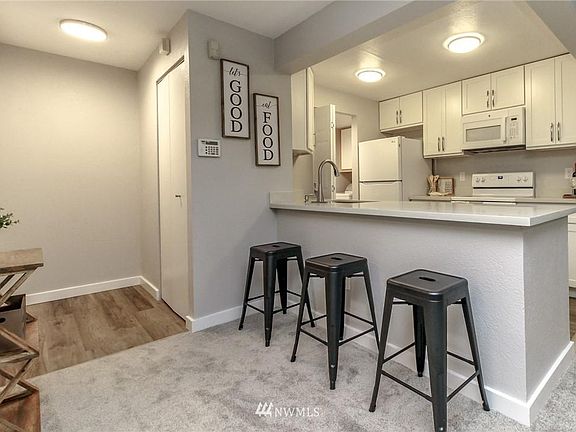 4th image of 17624 1st Ave S APT C102