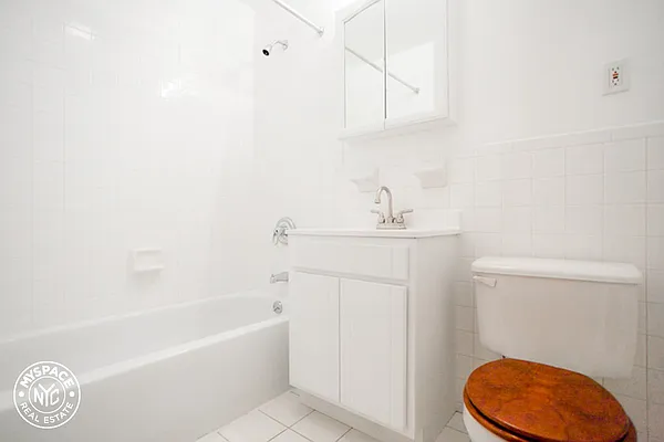 Rented by MySpaceNYC | media 4
