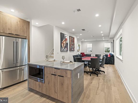 5th image of 1214 E Susquehanna Ave #D