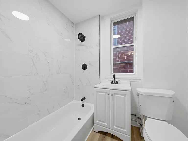 815 N Richmond St #301 — Photo 15