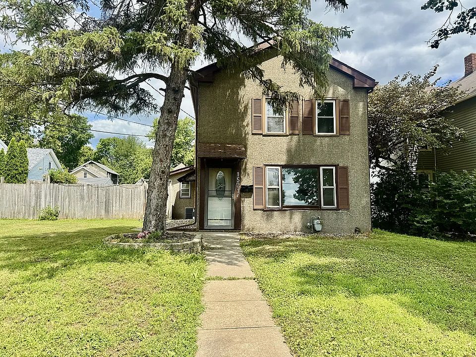1st image of 1521 1st St