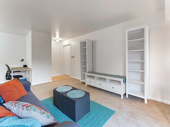 4th image of 620 Manatawny St APT 6