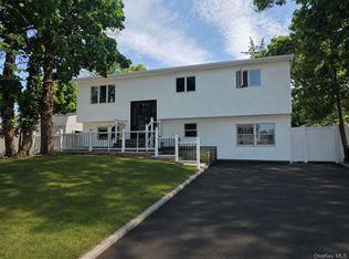 26 Remington Ave, Selden, NY 11784