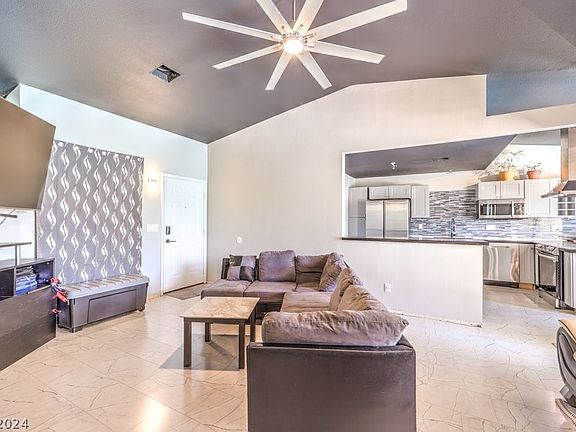 4th image of 3145 Tarpon Dr