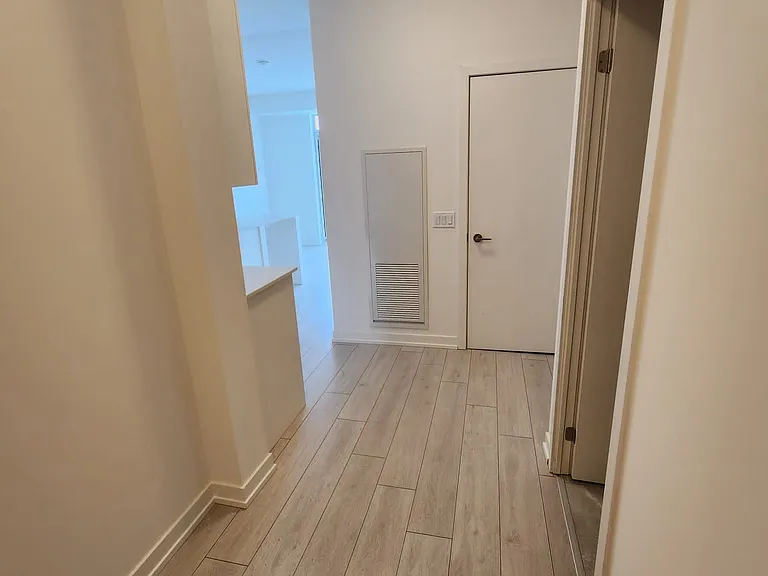 55 Duke St W #601 — Photo 16
