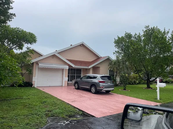 511 NW 207th Ter, Pembroke Pines, FL 33029