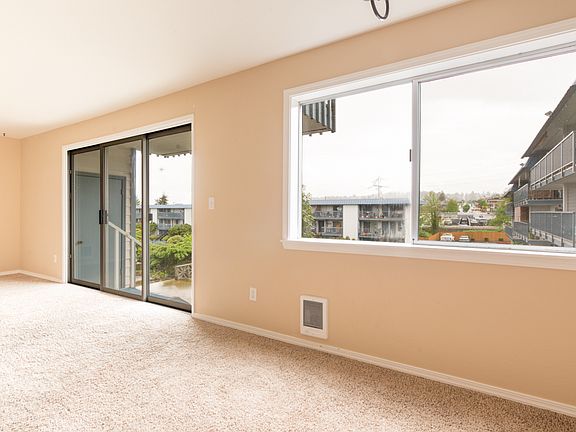 5th image of 23013 Marine View Dr S APT B112