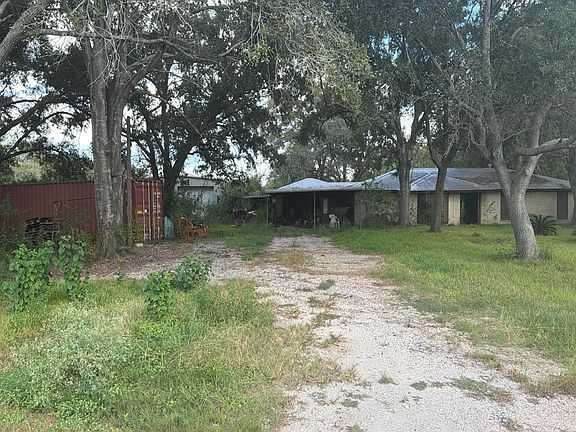 3rd image of 4435 Del Bello Rd