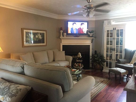 2nd image of 178 Willow Stream Ct