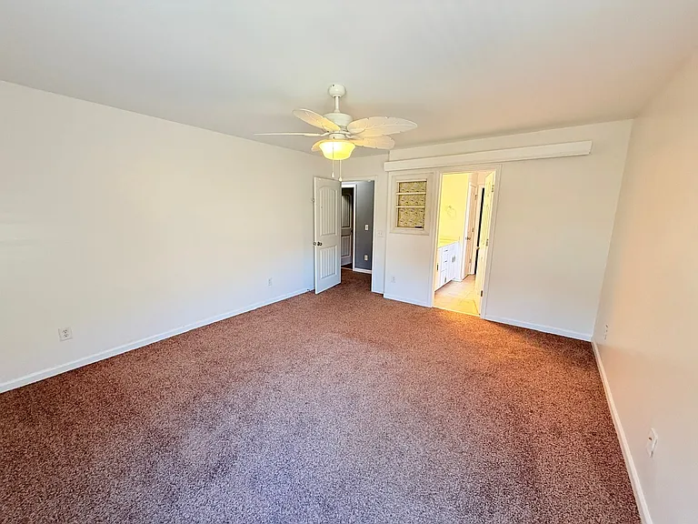 915 Oglethorpe Dr — Photo 9