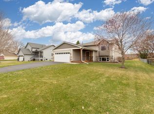 8537 Chanhassen Hills Dr S, Chanhassen, MN 55317