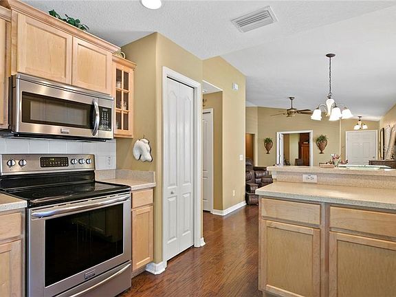 3rd image of 7208 Kendall Heath Way