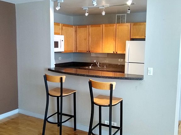 Living Room counter open to kitchen