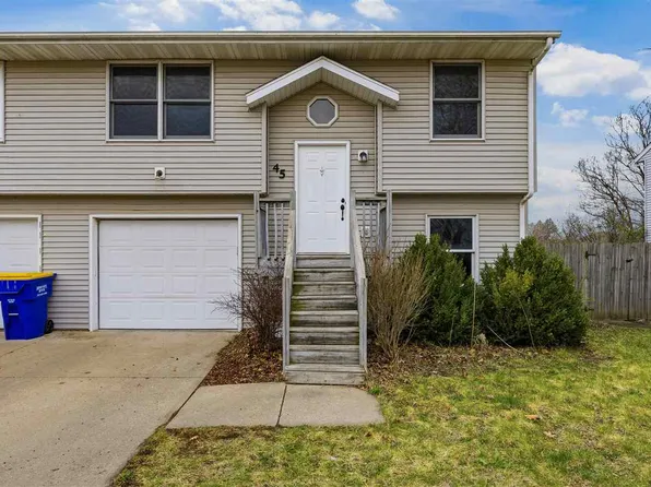 45 Parkview Ct, North Liberty, IA 52317
