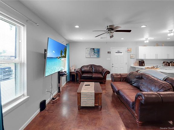 5th image of 3711 Lawrence Ln